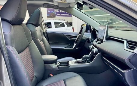 Toyota RAV4, 2022 год, 2 890 635 рублей, 4 фотография