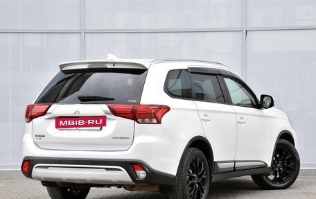 Mitsubishi Outlander III рестайлинг 3, 2019 год, 1 694 000 рублей, 3 фотография