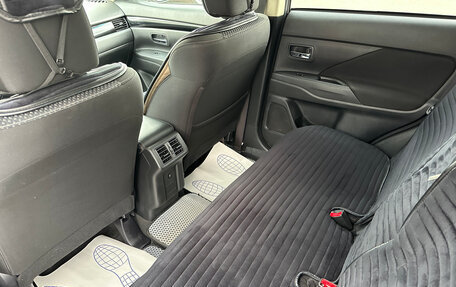 Mitsubishi Outlander III рестайлинг 3, 2020 год, 2 425 000 рублей, 9 фотография