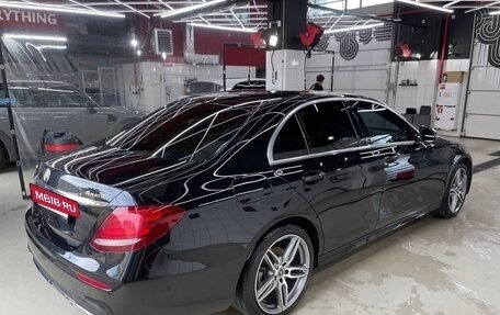 Mercedes-Benz E-Класс, 2020 год, 3 800 000 рублей, 4 фотография