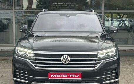 Volkswagen Touareg III, 2020 год, 5 600 000 рублей, 2 фотография