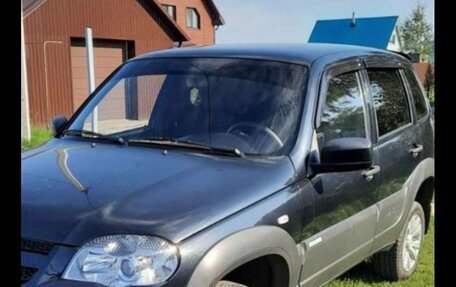 Chevrolet Niva I рестайлинг, 2015 год, 670 000 рублей, 4 фотография