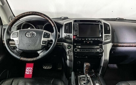 Toyota Land Cruiser 200, 2013 год, 4 199 000 рублей, 12 фотография