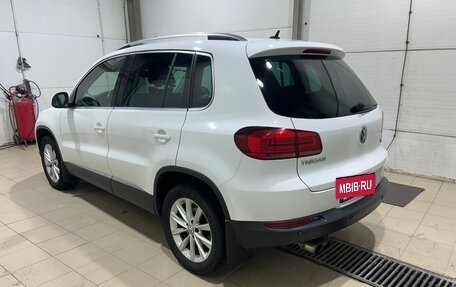 Volkswagen Tiguan I, 2015 год, 2 100 000 рублей, 3 фотография