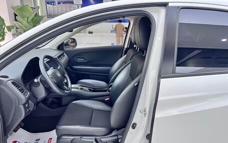 Honda Vezel, 2022 год, 1 410 000 рублей, 10 фотография