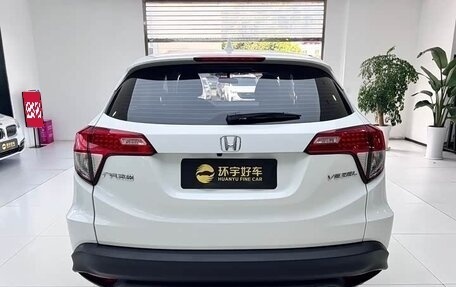 Honda Vezel, 2022 год, 1 410 000 рублей, 8 фотография