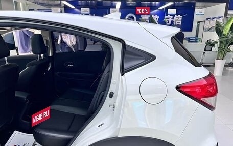 Honda Vezel, 2022 год, 1 410 000 рублей, 18 фотография