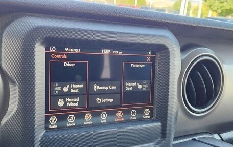 Jeep Wrangler, 2021 год, 3 860 000 рублей, 14 фотография