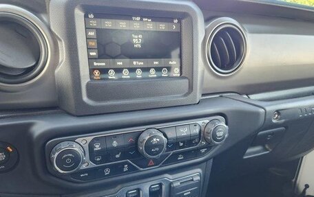 Jeep Wrangler, 2021 год, 3 860 000 рублей, 25 фотография