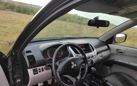 Mitsubishi L200 IV рестайлинг, 2012 год, 1 800 000 рублей, 5 фотография