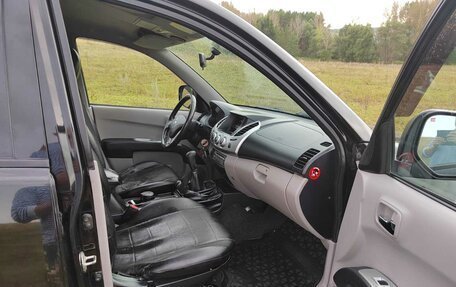 Mitsubishi L200 IV рестайлинг, 2012 год, 1 800 000 рублей, 7 фотография