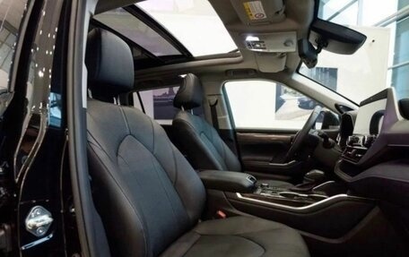 Toyota Highlander, 2025 год, 6 300 000 рублей, 8 фотография