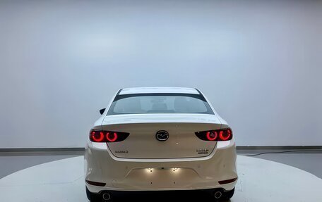 Mazda 3, 2022 год, 2 200 000 рублей, 5 фотография