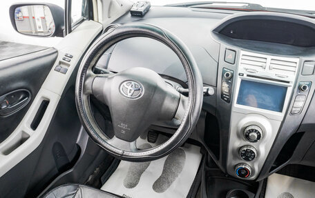 Toyota Yaris III рестайлинг, 2008 год, 599 000 рублей, 16 фотография