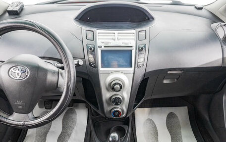 Toyota Yaris III рестайлинг, 2008 год, 599 000 рублей, 17 фотография