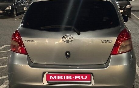 Toyota Yaris III рестайлинг, 2006 год, 540 000 рублей, 4 фотография