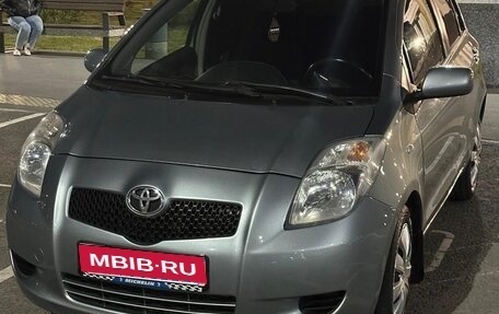 Toyota Yaris III рестайлинг, 2006 год, 540 000 рублей, 2 фотография