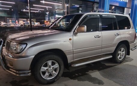 Toyota Land Cruiser 100 рестайлинг 2, 2002 год, 1 800 000 рублей, 2 фотография