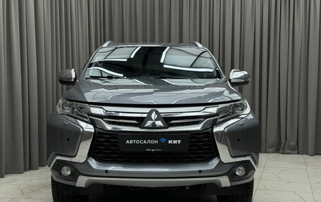 Mitsubishi Pajero Sport III рестайлинг, 2017 год, 2 449 000 рублей, 2 фотография