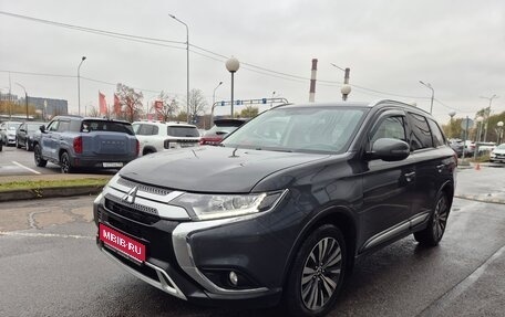Mitsubishi Outlander III рестайлинг 3, 2021 год, 2 149 000 рублей, 1 фотография