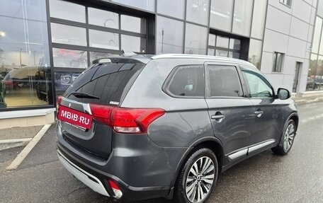Mitsubishi Outlander III рестайлинг 3, 2021 год, 2 149 000 рублей, 3 фотография
