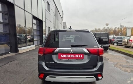 Mitsubishi Outlander III рестайлинг 3, 2021 год, 2 149 000 рублей, 6 фотография