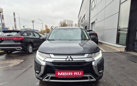 Mitsubishi Outlander III рестайлинг 3, 2021 год, 2 149 000 рублей, 5 фотография