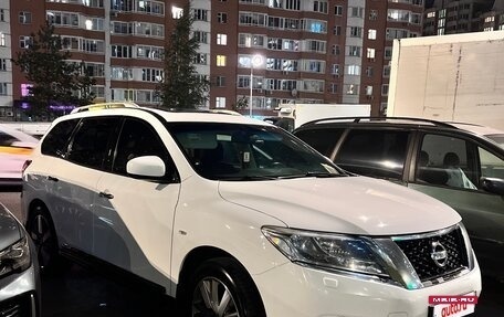 Nissan Pathfinder, 2016 год, 1 950 000 рублей, 4 фотография