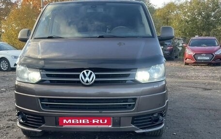 Volkswagen Multivan T5, 2010 год, 2 050 000 рублей, 2 фотография