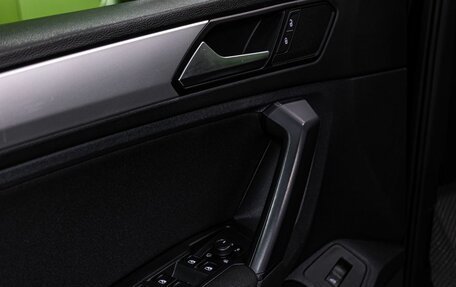 Volkswagen Tiguan II, 2020 год, 2 450 000 рублей, 24 фотография