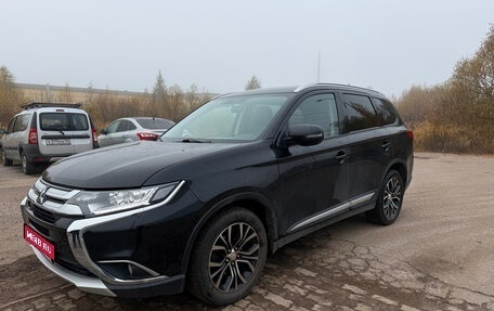Mitsubishi Outlander III рестайлинг 3, 2015 год, 1 979 000 рублей, 1 фотография