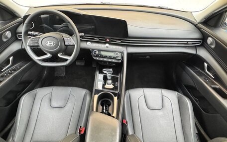 Hyundai Elantra, 2023 год, 2 050 000 рублей, 11 фотография