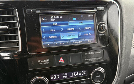 Mitsubishi Outlander III рестайлинг 3, 2015 год, 1 979 000 рублей, 5 фотография