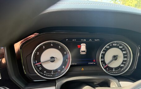 Volkswagen Touareg III, 2019 год, 4 000 000 рублей, 1 фотография