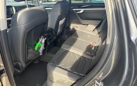 Volkswagen Touareg III, 2019 год, 4 000 000 рублей, 3 фотография