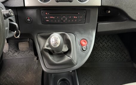 Renault Kangoo II рестайлинг, 2012 год, 780 000 рублей, 30 фотография