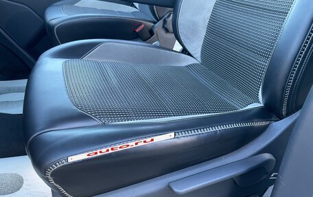 Volkswagen Multivan T6 рестайлинг, 2018 год, 5 400 000 рублей, 3 фотография