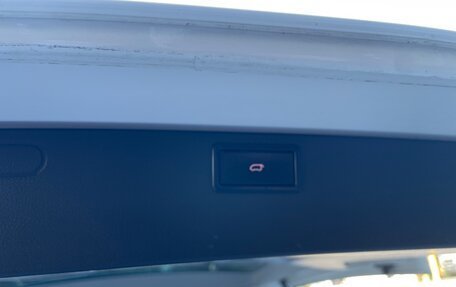 Volkswagen Multivan T6 рестайлинг, 2018 год, 5 400 000 рублей, 9 фотография