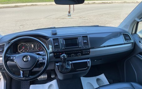 Volkswagen Multivan T6 рестайлинг, 2018 год, 5 400 000 рублей, 7 фотография