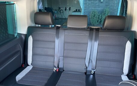 Volkswagen Multivan T6 рестайлинг, 2018 год, 5 400 000 рублей, 8 фотография