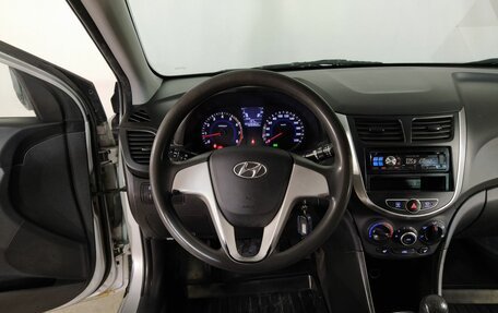Hyundai Solaris II рестайлинг, 2013 год, 549 000 рублей, 11 фотография