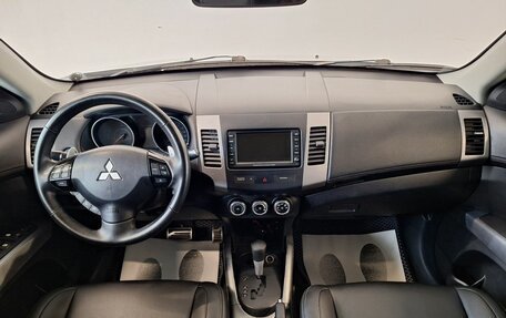 Mitsubishi Outlander III рестайлинг 3, 2010 год, 850 000 рублей, 4 фотография