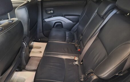 Mitsubishi Outlander III рестайлинг 3, 2010 год, 850 000 рублей, 13 фотография