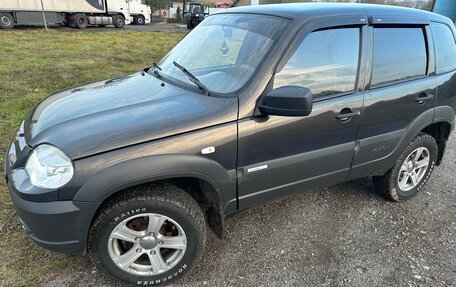 Chevrolet Niva I рестайлинг, 2015 год, 700 000 рублей, 3 фотография