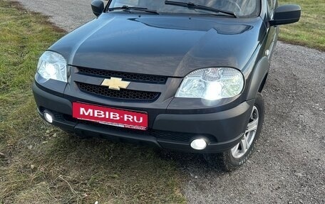Chevrolet Niva I рестайлинг, 2015 год, 700 000 рублей, 2 фотография