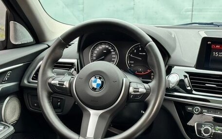 BMW 1 серия, 2022 год, 1 600 000 рублей, 12 фотография
