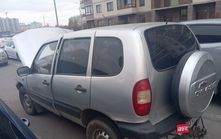 Chevrolet Niva I рестайлинг, 2004 год, 150 000 рублей, 1 фотография