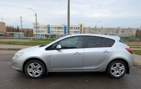 Opel Astra J, 2010 год, 700 000 рублей, 3 фотография