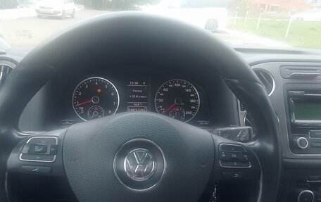 Volkswagen Tiguan I, 2010 год, 900 000 рублей, 2 фотография