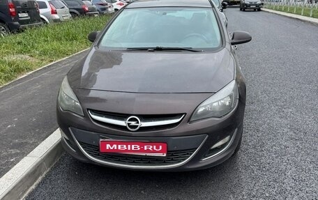Opel Astra J, 2013 год, 795 000 рублей, 1 фотография